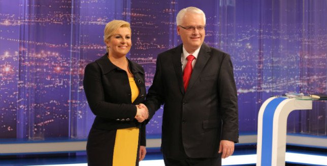 Grabar Kitarovic-a la izquierda-y Ivo Josipovic Grabar Kitarovic-a la izquierda-y Ivo Josipovic