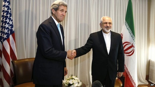 Kerry-a la izquierda-y Zarif