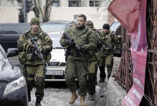 Separatistas prorrusos descartan una tregua con Kiev y anuncian una ofensiva Separatistas prorrusos descartan una tregua con Kiev y anuncian una ofensiva