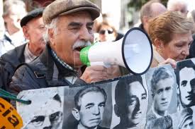 Manifestantes piden justicia para las víctimas del franquismo Manifestantes piden justicia para las víctimas del franquismo