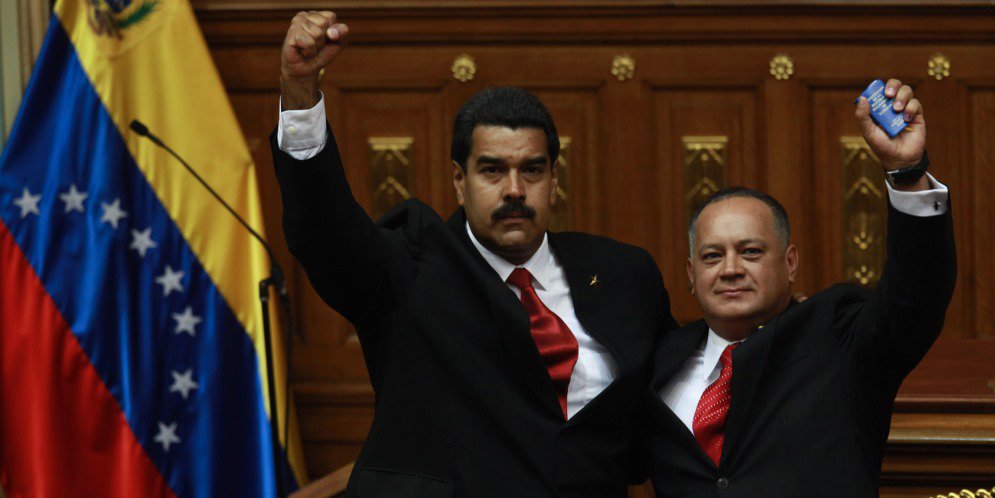 Nicolás Maduro-a la izquierda-y Diosdado Cabello Nicolás Maduro-a la izquierda-y Diosdado Cabello