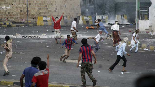 Manifestantes en Taez