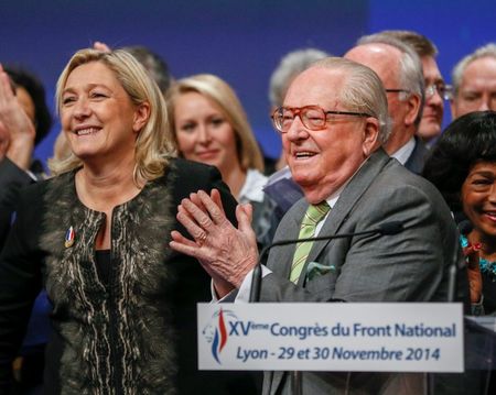 Jean.Marie Le Pen-a la derecha-con su hija Marine