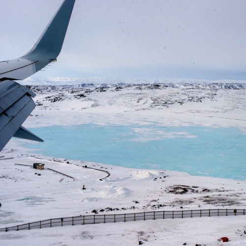 La vista desde el avión de Kerry al llegar a Iqaluit