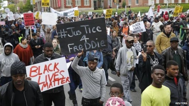 Manifestantes piden justicia por la muerte de Freddie Gray
