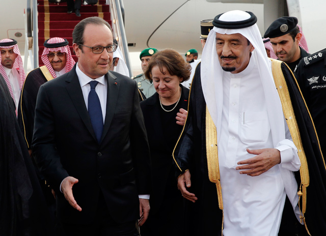 Hollande-a la izquierda-y el rey Salman