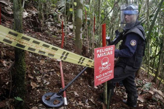 Gobierno colombiano y FARC inician operaciones de desminado
