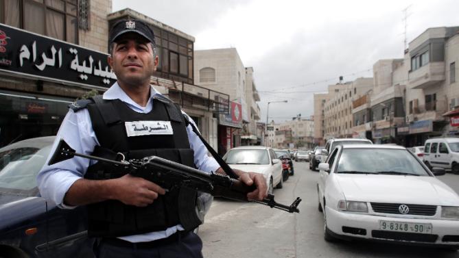 Autoridad Palestina detiene a un centenar de miembros de Hamas en Cisjordania