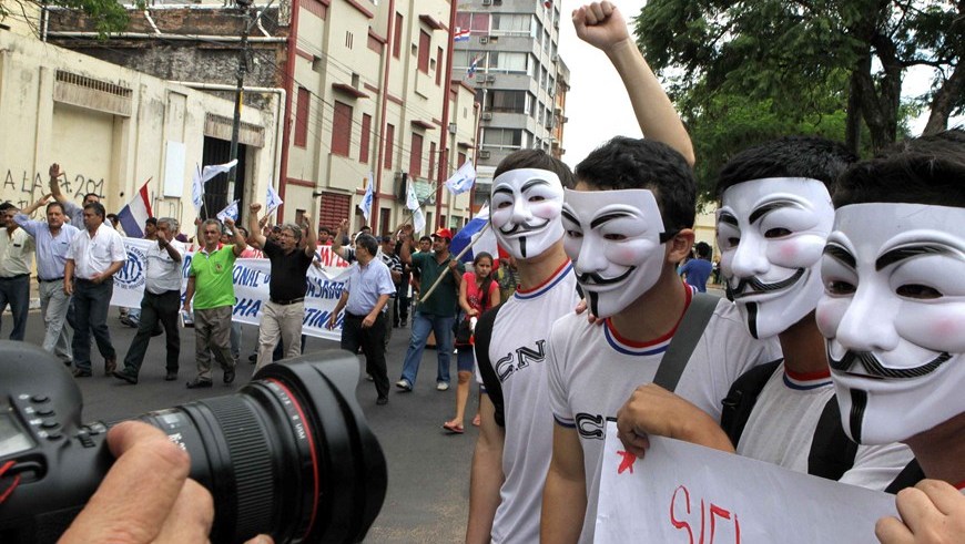 Paraguay prohíbe pancartas alusivas al aborto y homosexuales durante visita papal Paraguay prohíbe pancartas alusivas al aborto y homosexuales durante visita papal