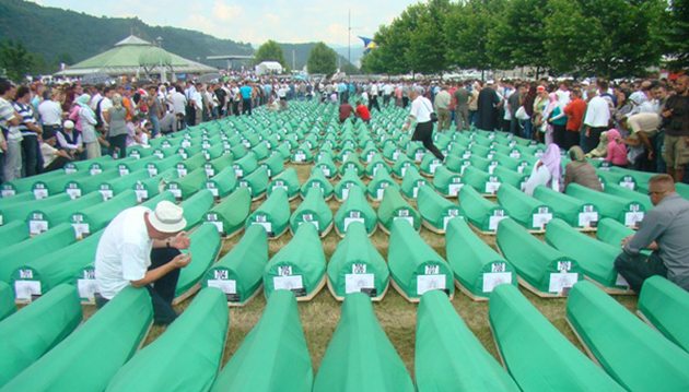 Tumbas de muertos de Srebrenica