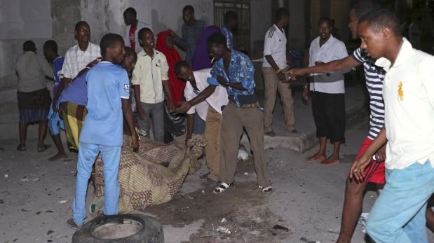 Doce yihadistas muertos en atentados del viernes contra dos hoteles en Somalia