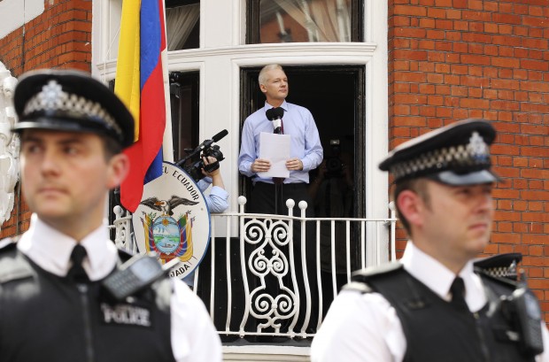 Julian Assange, en la embajada ecuatoriana en Londres