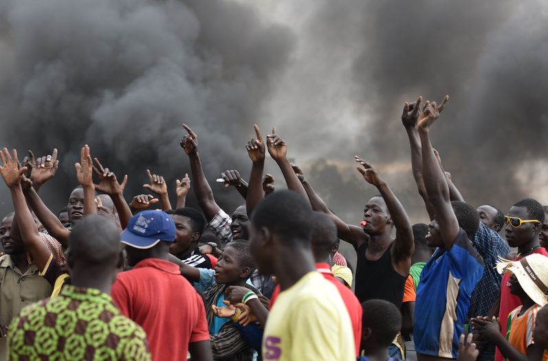 Manifestantes contra el golpe en Burkina Faso