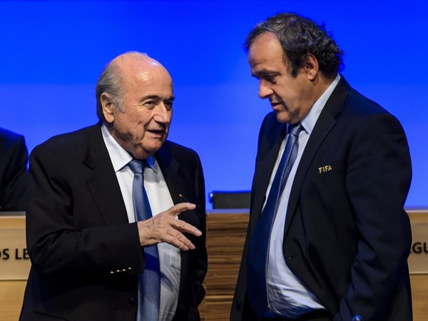 Blatter-a la izquierda-y Platini