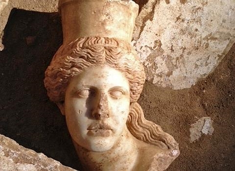 Misteriosa tumba griega habría sido en homenaje a compañero de Alejandro Magno Misteriosa tumba griega habría sido en homenaje a compañero de Alejandro Magno
