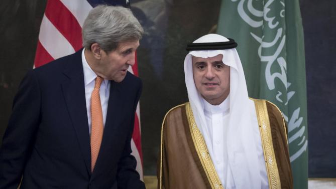 Kerry-a la izquierda-y Al-Jubeir