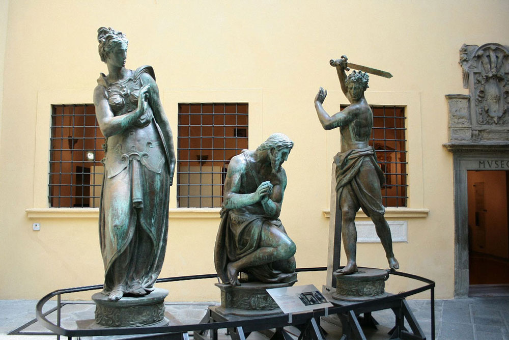 Estatuas en el museo de la Opera del Duomo