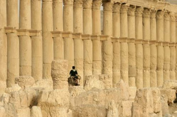El EI ejecuta a tres personas destruyendo otros monumentos históricos en Palmira El EI ejecuta a tres personas destruyendo otros monumentos históricos en Palmira