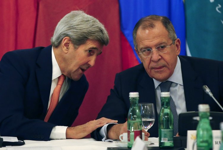 Kerry-a la izquierda-y Lavrov, en Viena