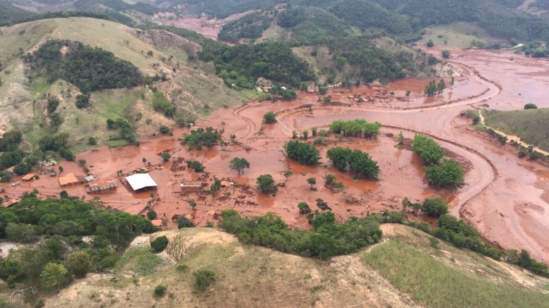 Barro con desechos mineros en Brasil alcanza el mar tras recorrer 650 km