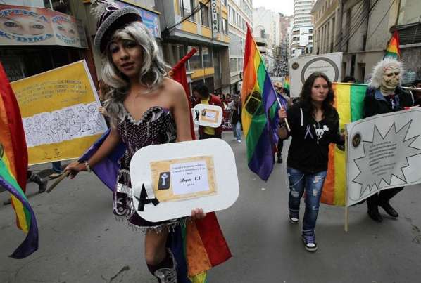 Manifestación de lesbianas, homosexuales y transexuales en Bolivia