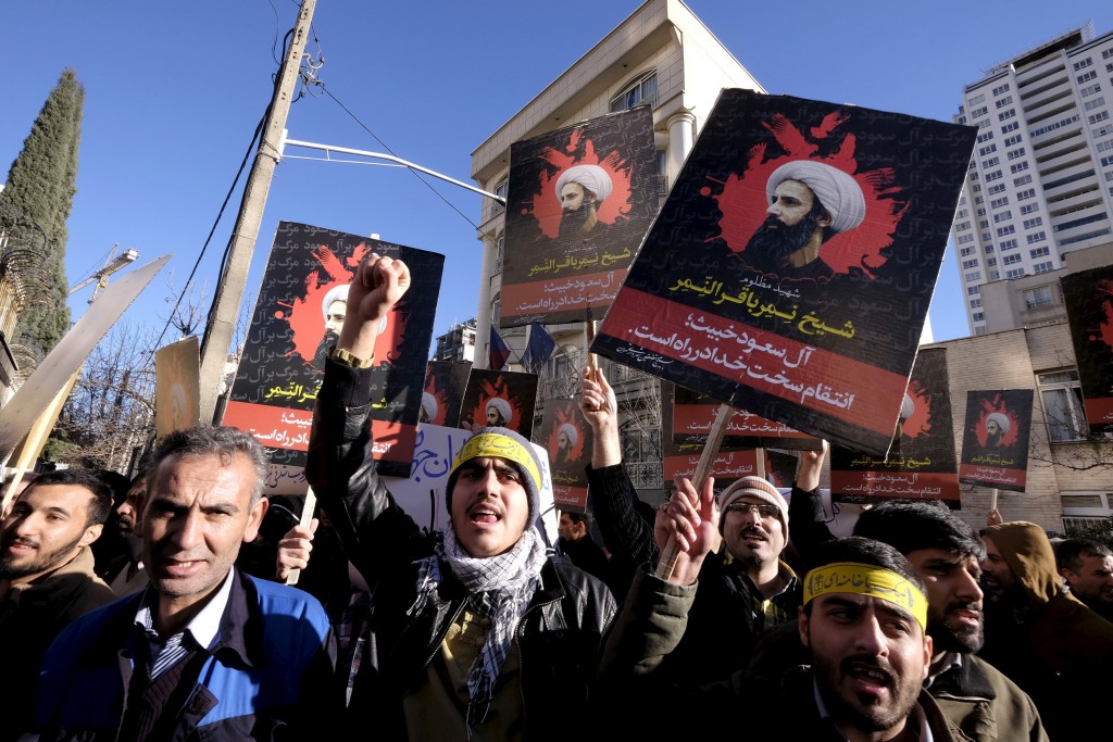 Manifestantes protestan contra la ejecución de An Nimr en Irán