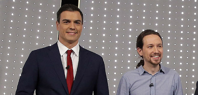 El líder del PSOE, Pedro Sánchez-a la izquierda-y el de Podemos, Pablo Iglesias.