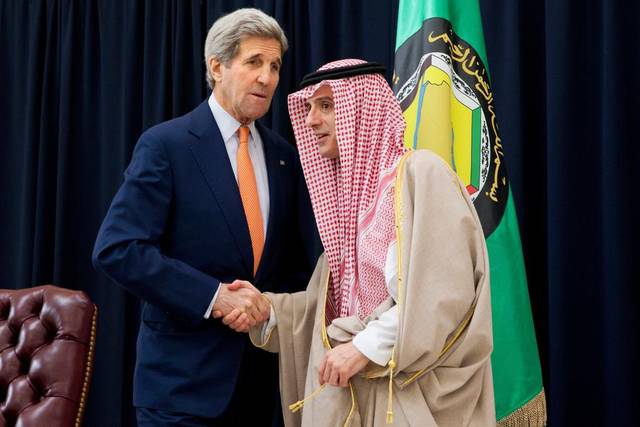 Kerry-a la izquierda-y el ministro de Exteriores saudí, AlYubair