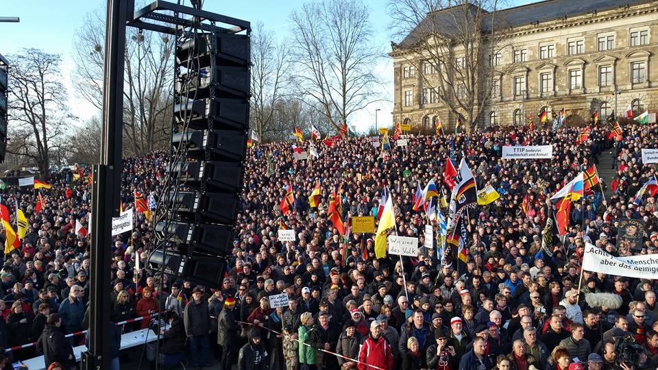 Manifestantes de Pegida en Dresde