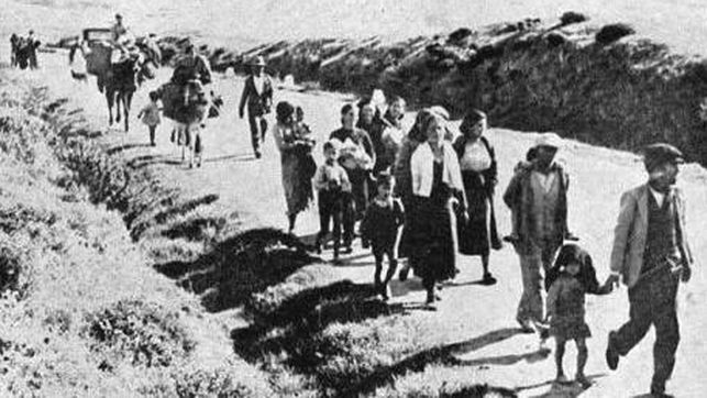 Civiles republicanos huyendo de Málaga en dirección a Almería en febrero de 1937