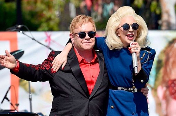 Elton John y Lady Gaga Elton John y Lady Gaga