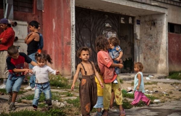 Vecinos del barrio Lunik 9, en Kosice, Eslovaquia