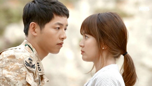 Los protagonistas de la serie, Song Joong Ki-a la izquierda-y Song Hye Kyo Los protagonistas de la serie, Song Joong Ki-a la izquierda-y Song Hye Kyo