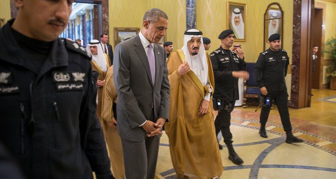 Obama-a la izquierda-y el rey saudí Salman