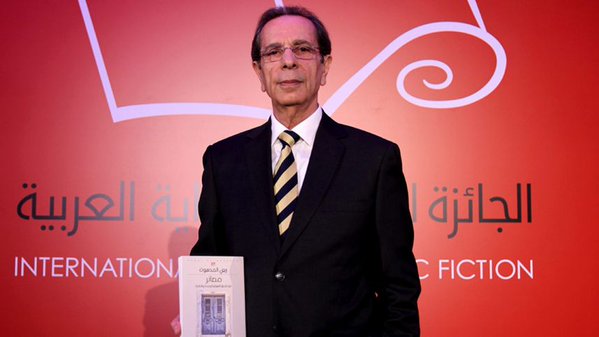 Un novelista palestino gana el Premio internacional de ficción árabe