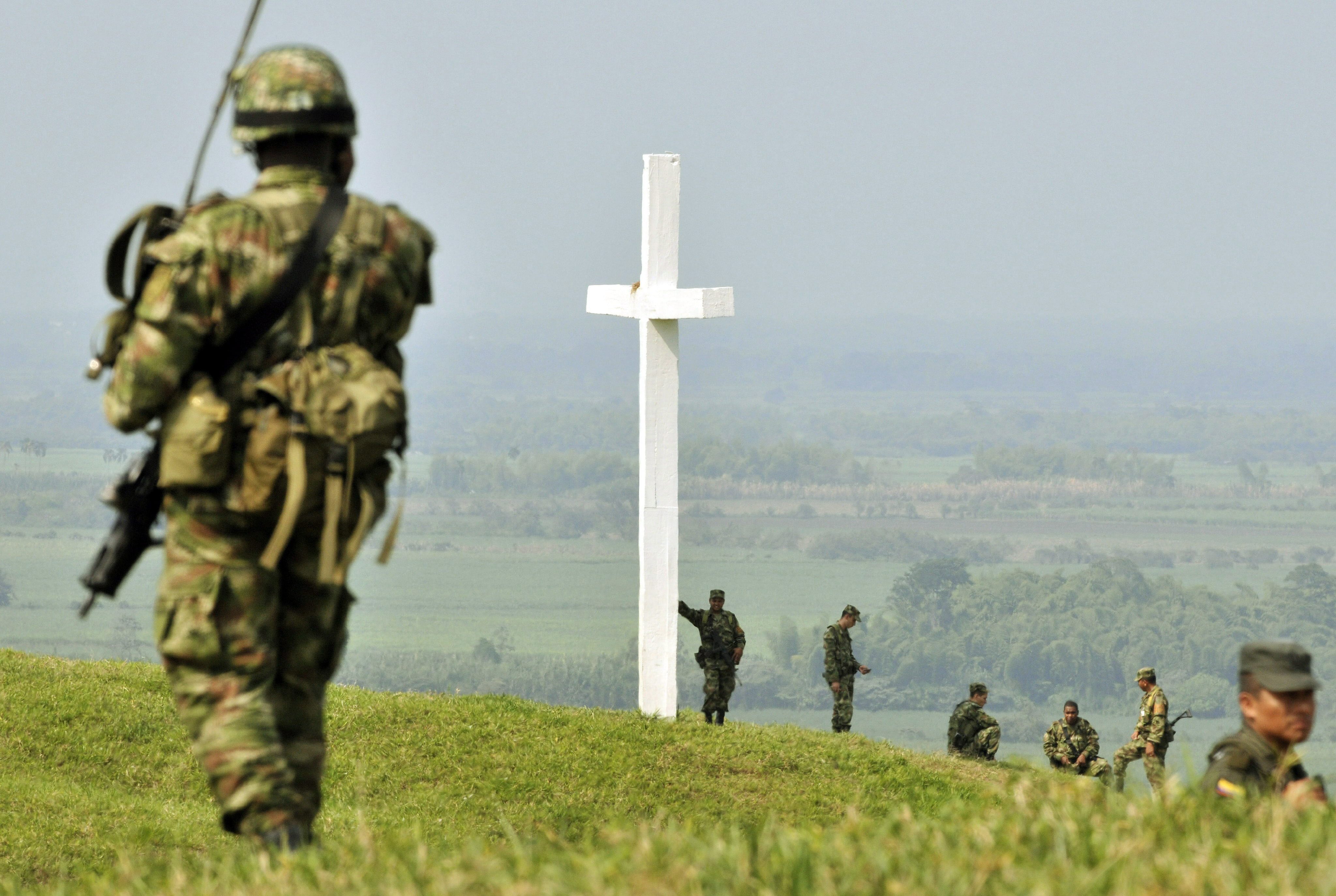 En Colombia, muchos desaparecidos del conflicto yacen en "zonas rojas"