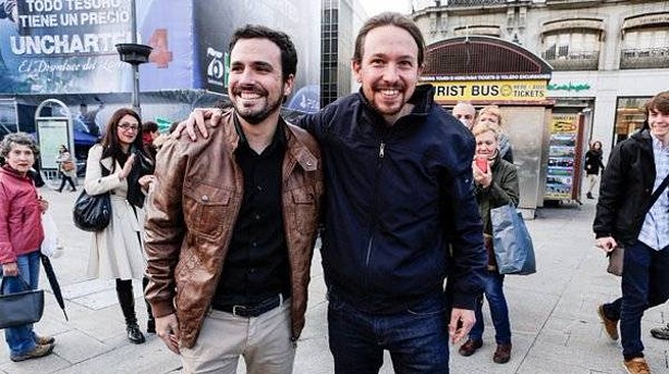 Alberto Garzón-a la izquierda-y Pablo Iglesias
