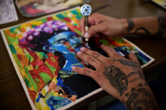 El doble éxito de "Prison Art", bolsos de lujo hechos por presos mexicanos