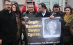 Novelista turca Asli Erdogan y lingüista Necmiye Alpay salieron de prisión