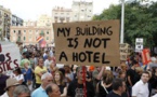 Airbnb limita anuncios en Barcelona en plena pugna con sus autoridades