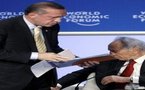 Erdogan abandona Davos tras justificar Peres la ofensiva en Gaza