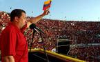 Chávez recibe felicitaciones por victoria del Sí en Venezuela