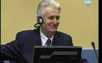 Ante negativa de Karadzic a declararse culpable o no, juez supone inocencia