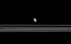 La sonda Cassini de la NASA se sumerge en los anillos de Saturno