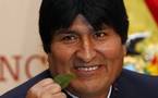 La hoja de coca "es una medicina, no droga", afirma Evo Morales