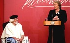 Ernesto Cardenal recibe en Chile Premio Iberoamericano Pablo Neruda