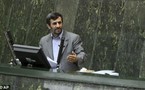 Firme discurso de Ahmadinejad en su toma de posesión ante Parlamento iraní