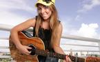 Cantante costarricense Dani Blau debuta en EEUU