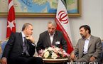 Reitera presidente iraní derechos nucleares y elogia postura de Turquía