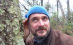 El hombre que habla con los árboles: "Esconden historias fascinantes"